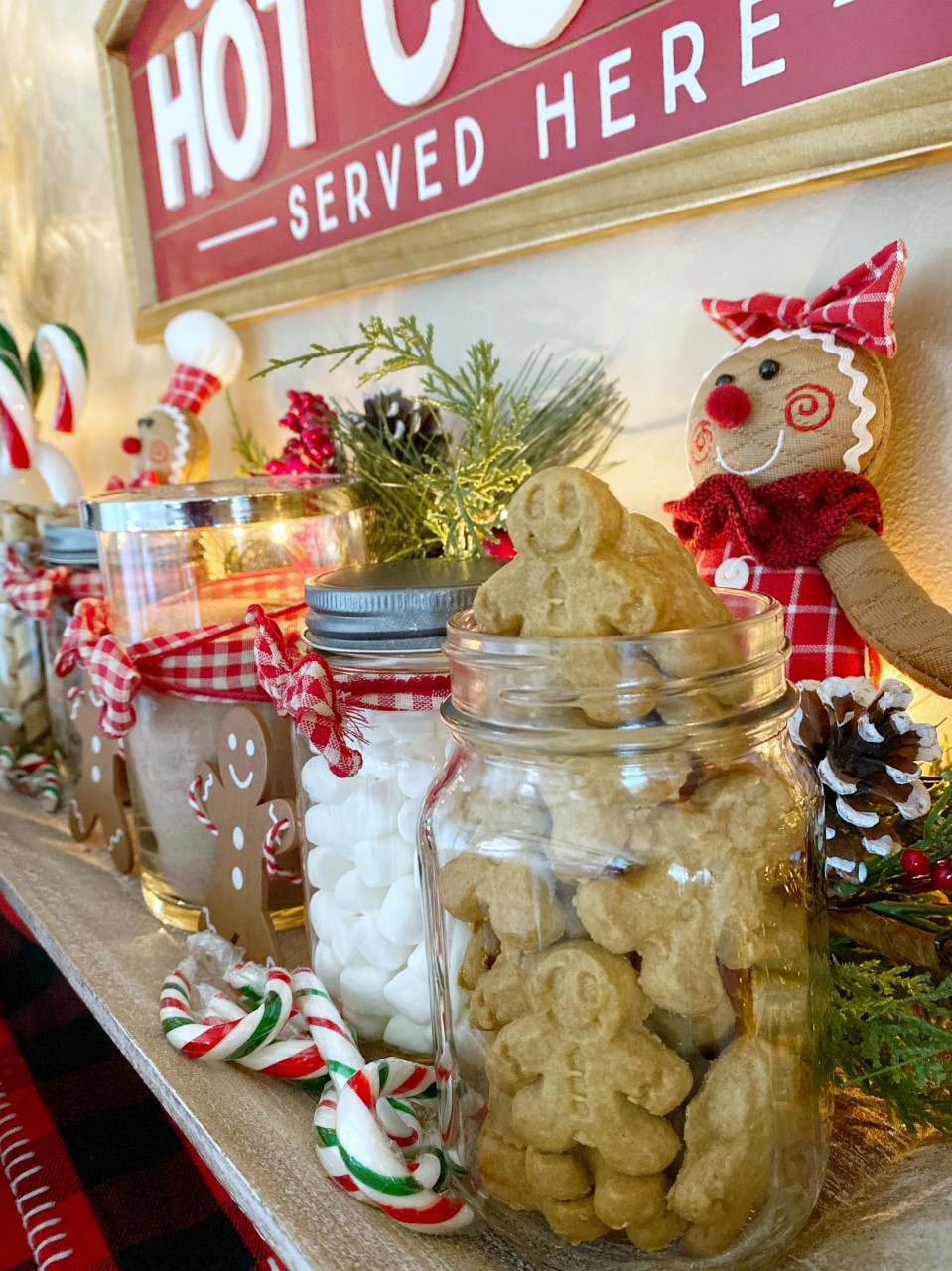 Dining Delight: Hot Cocoa Bar with Gingerbread Theme  Gingerbread  christmas decor, Christmas hot chocolate bar, Christmas hot chocolate