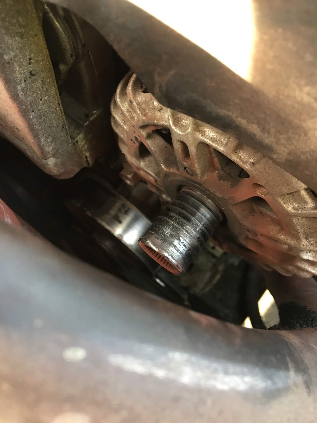 2008 Nissan ALtima Alternator Pulley and Drive belt DAMAGE