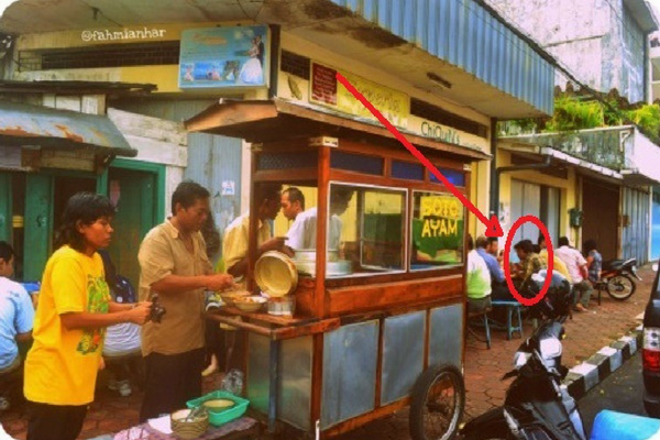 Kisah Nyata: Lakukan Sedekah Dengan Ikhlas, Semenit Kemudian Penjual Soto ini Mendapat Balasan 3 Kali Lipat Dari Allah