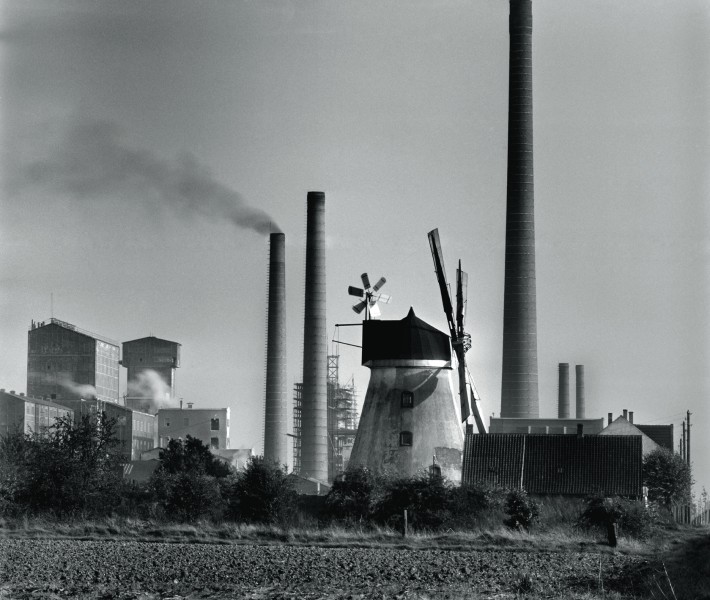 Koks und Cola Das Ruhrgebiet der 1950er Jahre / a Book by Wilfried Kaute