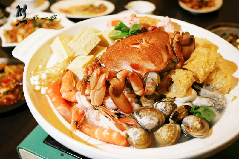 鱻客棧熱炒|包廂KTV歡唱聚會好所在|非凡大探索美食推薦報導