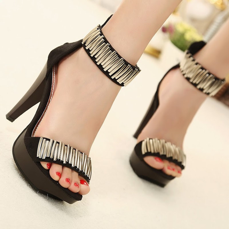 32 Sandal Heel Design, Trend Inspirasi