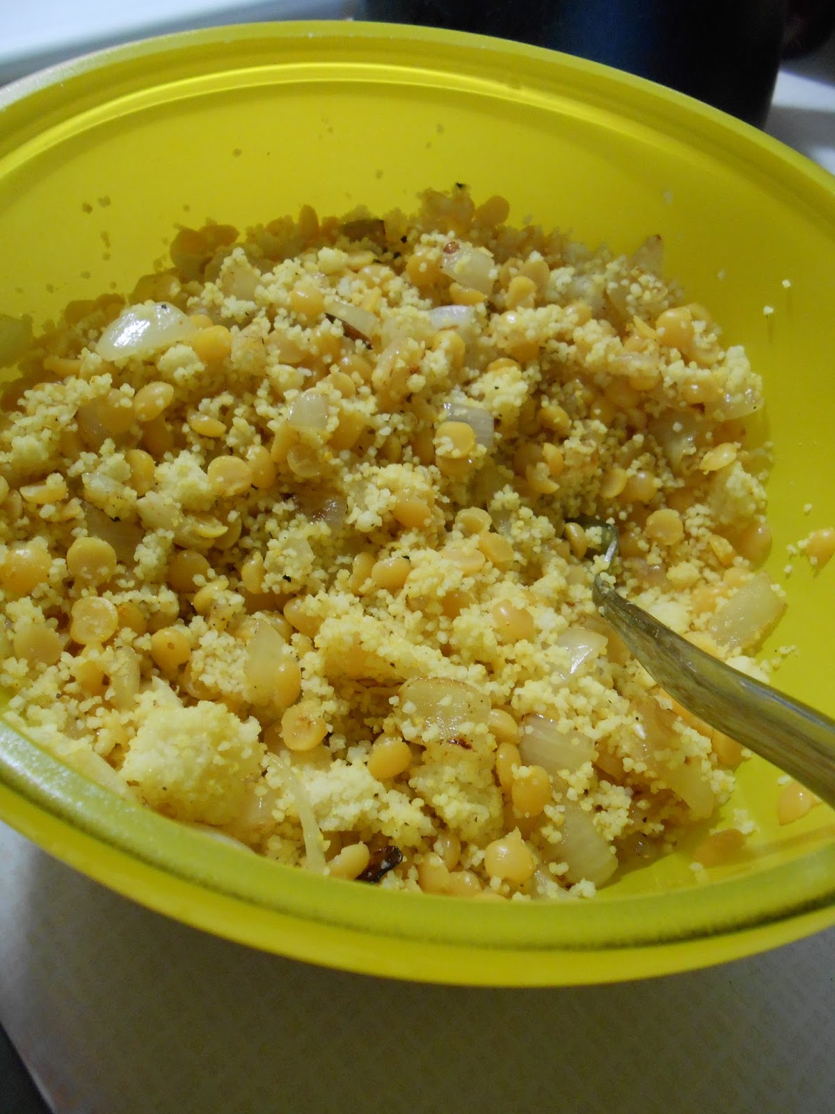 Eat cook and love: Croquettes de pois cassés et couscous, sauce aux