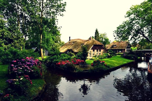 خيثهورن قرية فائقة الجمال في هولندا