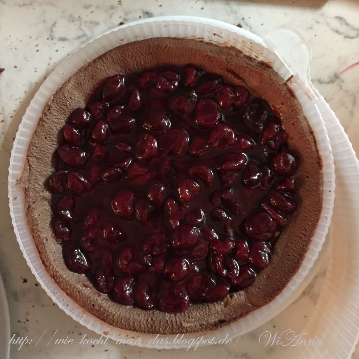 Hier wird mit Liebe gekocht: Schokoladentorte mit Kirschen Hier wird mit Liebe gekocht: Schokoladentorte mit Kirschen