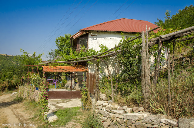 Gradeshnica village in Mariovo
