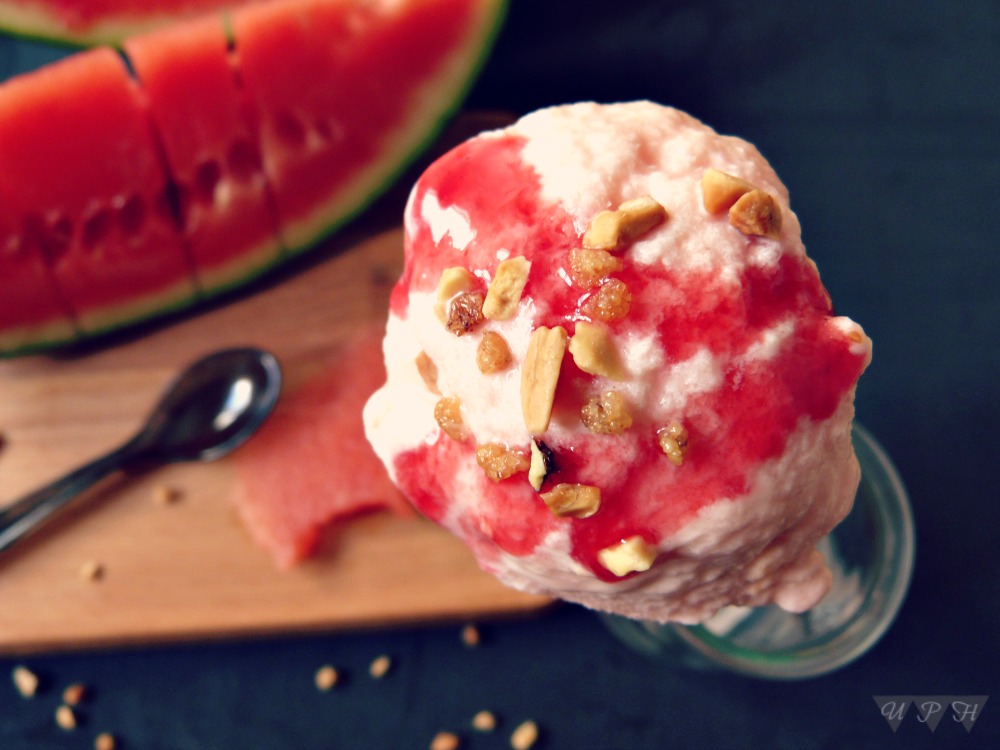 Helado casero sandía almendra cucurucho helado sandía
