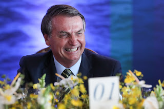  foto presidente jair messias bolsonaro, foto bolsonaro 2020 ,foto presidente do brasil bolsonaro sorrindo