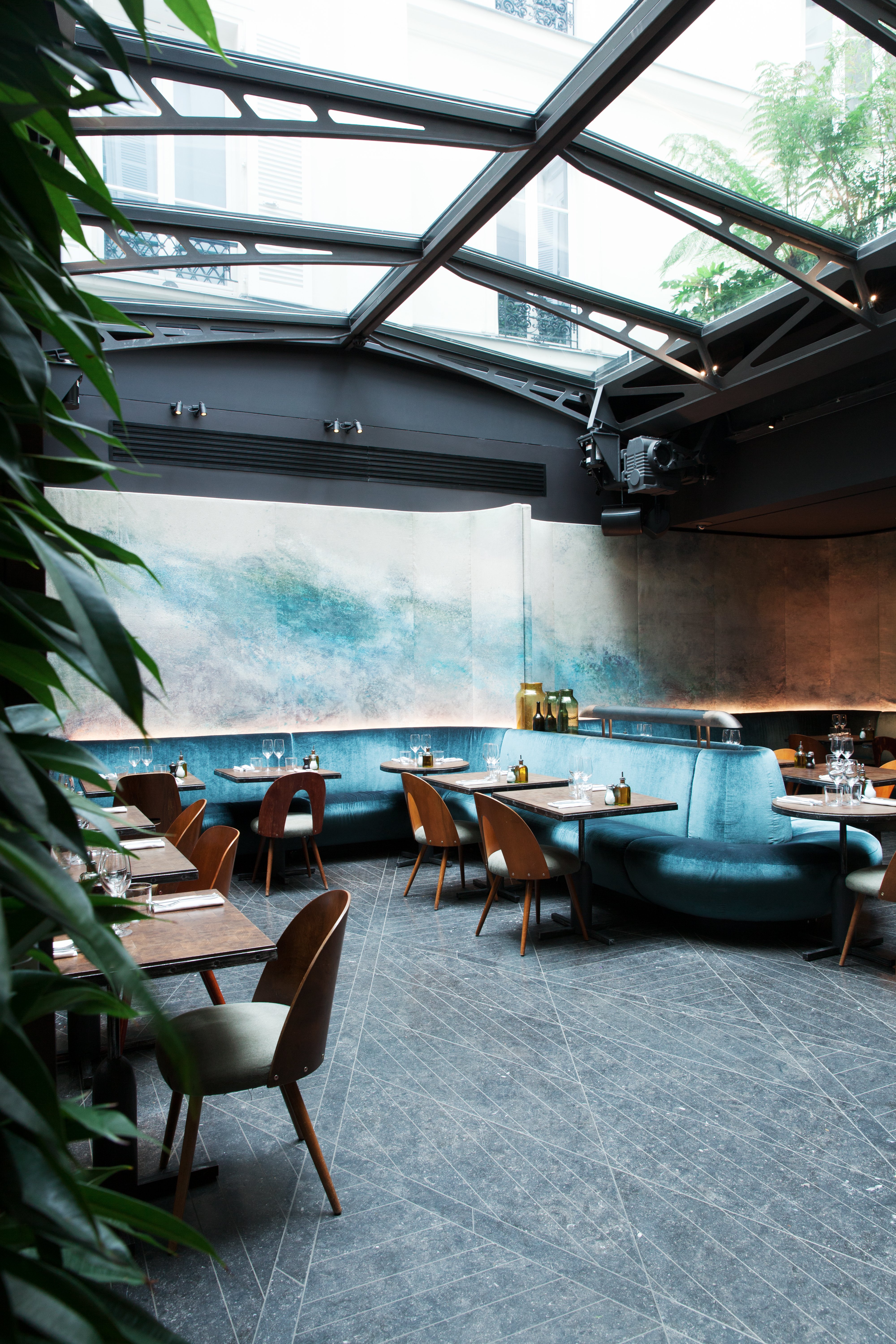 Travel Guide: 2 Hotels to Consider for your Next Trip to Paris