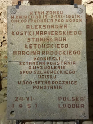 Zamek w Czorsztynie, tablica pamiątkowa