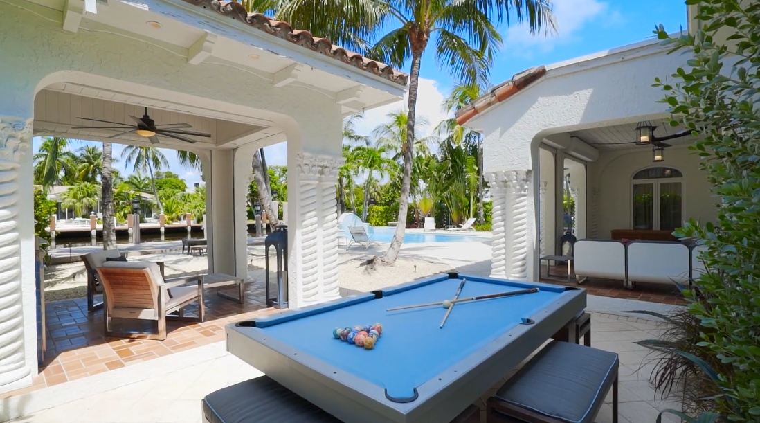 42 Interior Design Photos vs. 501 Riviera Isle Dr, Fort Lauderdale, FL