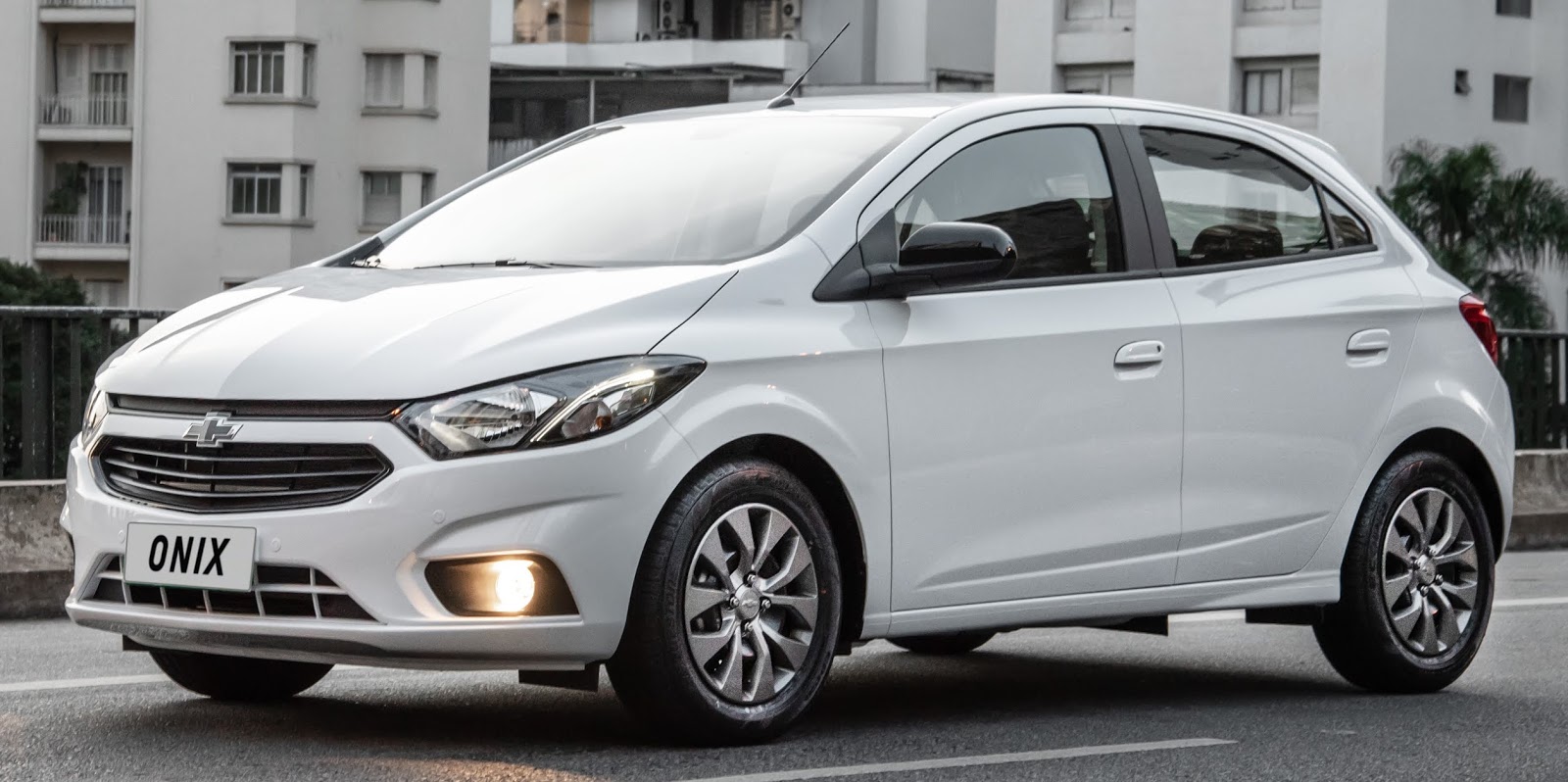 Chevrolet Onix Joy finalmente é reestilizado na linha 2020