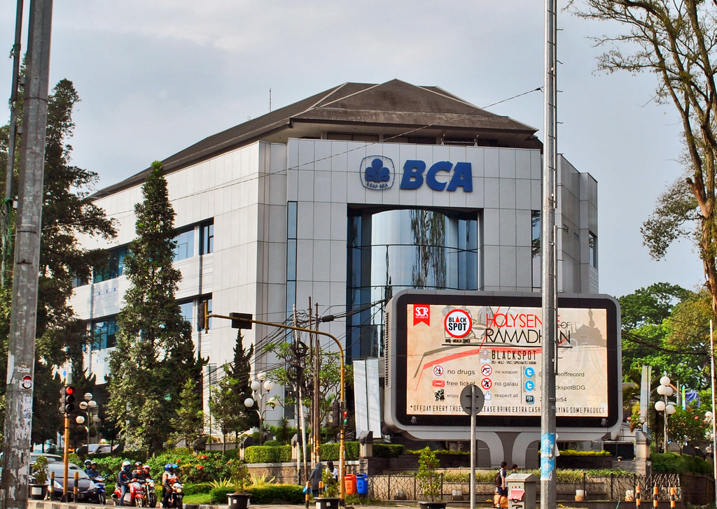 Besaran Gaji Pegawai Bank Bca Terbaru 2021 Mistersongga