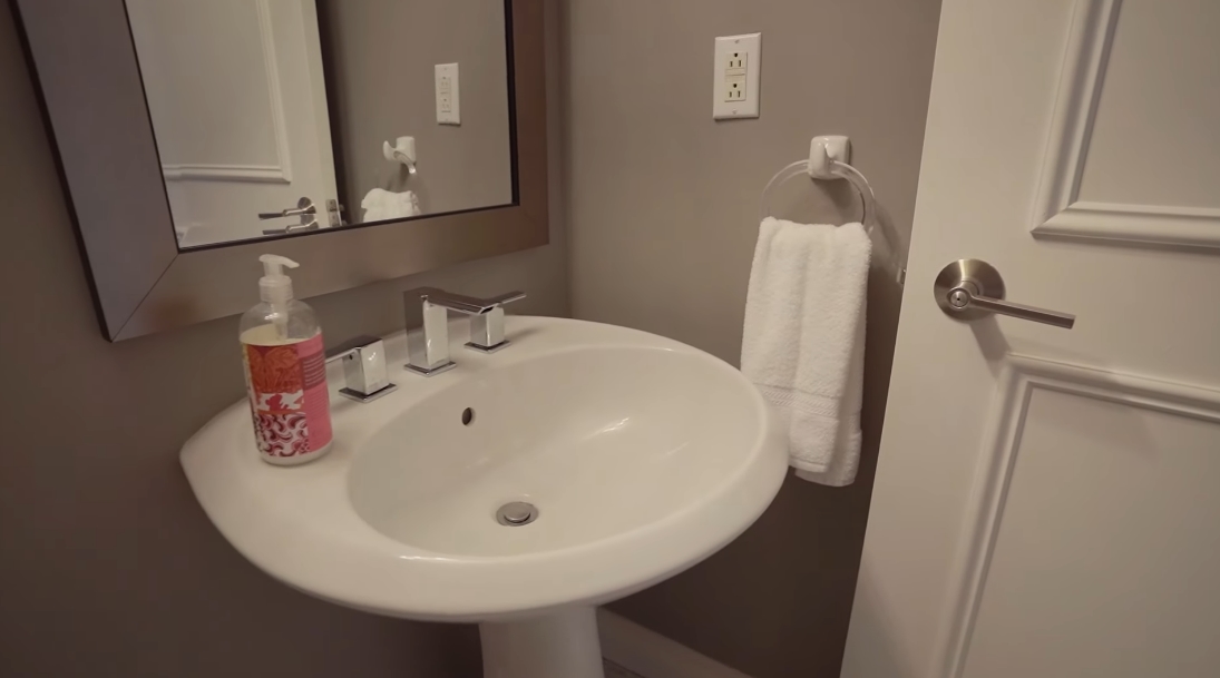 23 Photos vs. 1 Palace Pier Ct #2803, Toronto Interior Design Luxury Condo Tour