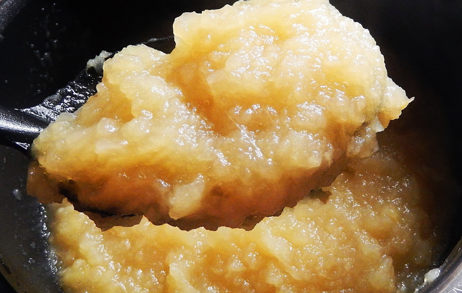 J'ai toujours aimé le jaune moutarde Compote de pommes du jardin au