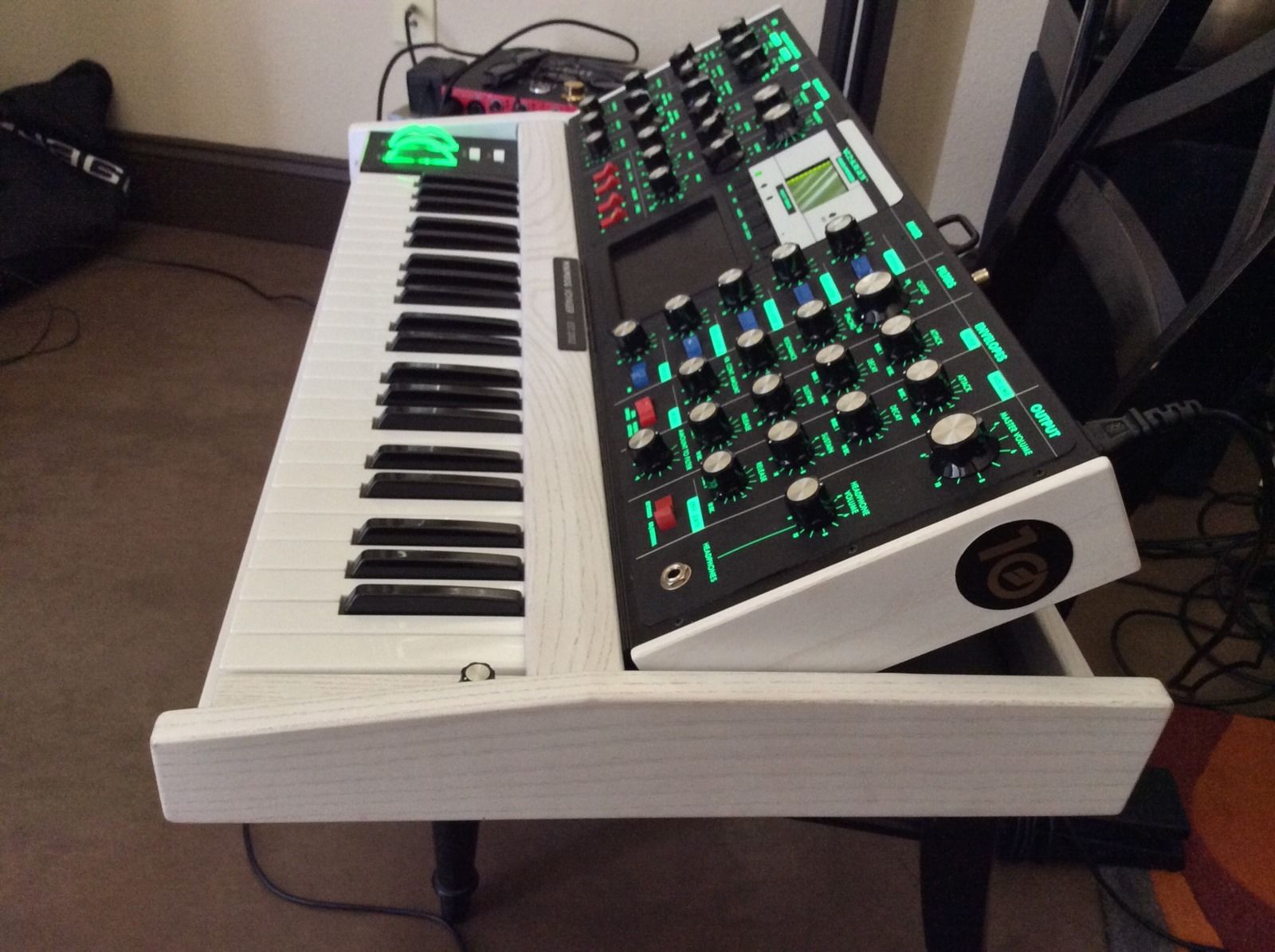 White Moog Instruments White Moog Voyager