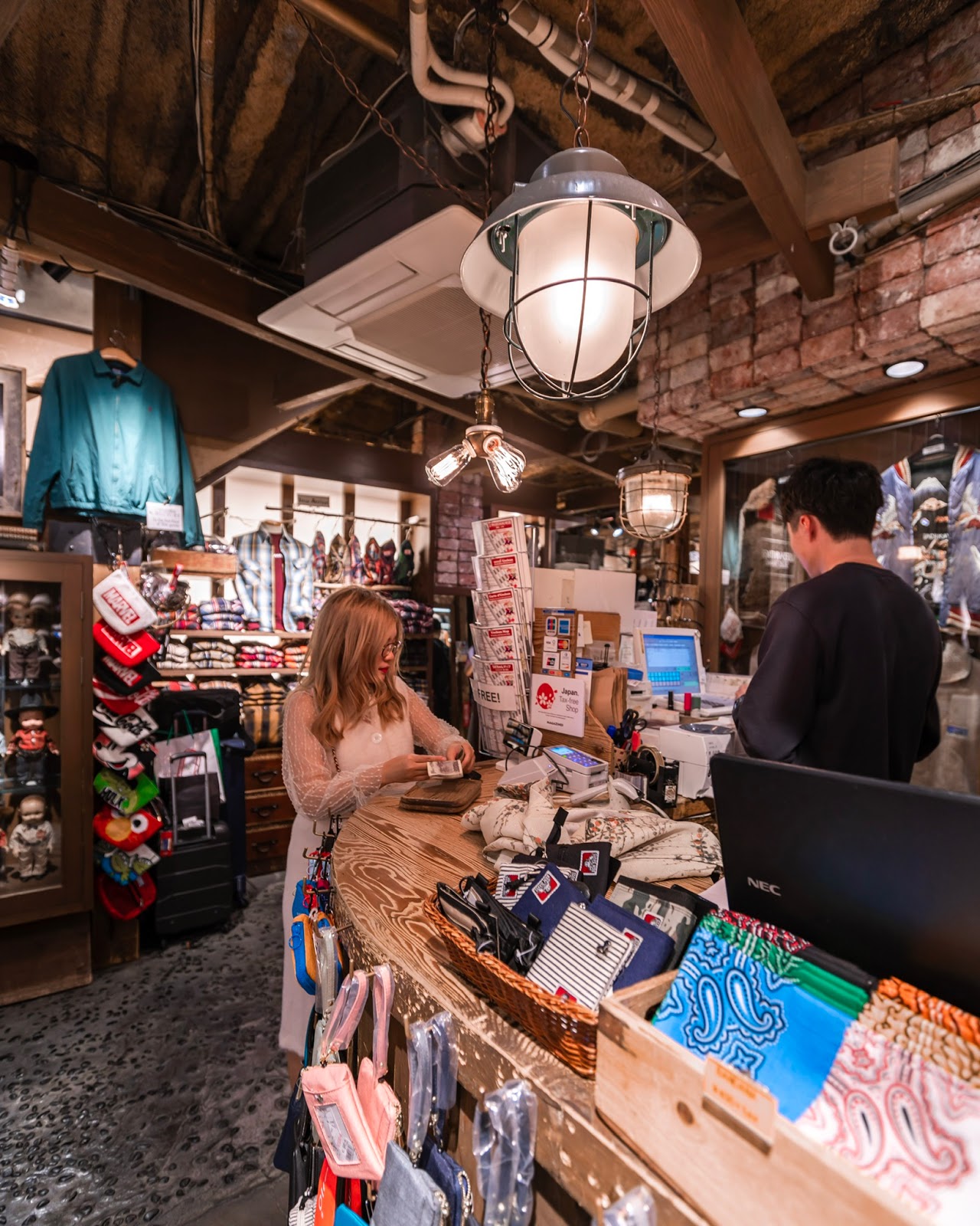 The Best Souvenir Shop in Ueno MAGAZINES Stella Lee ☆ Indonesia