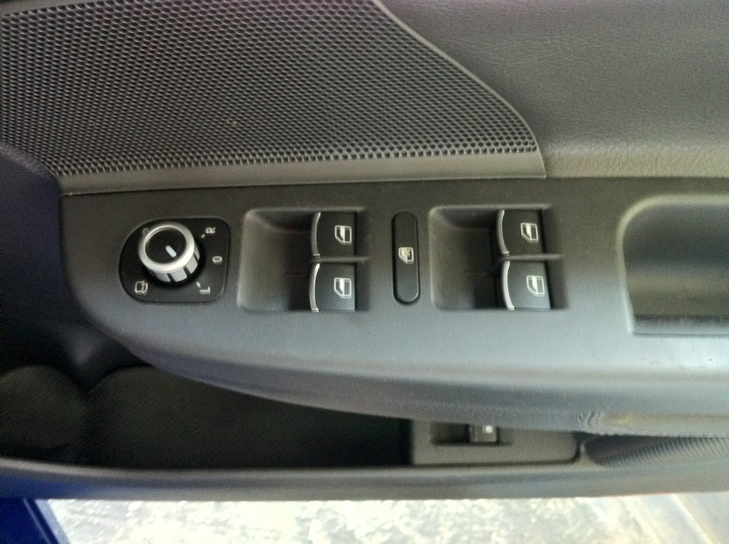 VW Golf Mk5 DIY: Replacing the window switches on a Golf Mk5
