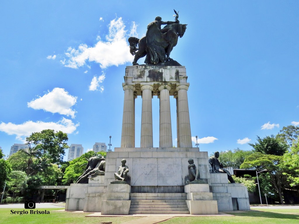 Monumento a Ramos de Azevedo São Paulo Descubra Sampa Cidade de São Paulo