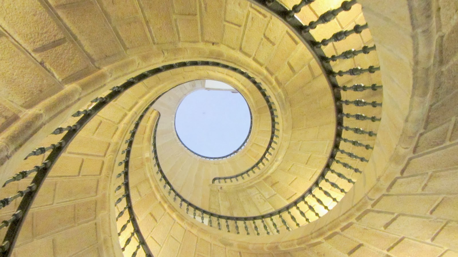 ESCALERA DE CARACOL (Santiago de Compostela).