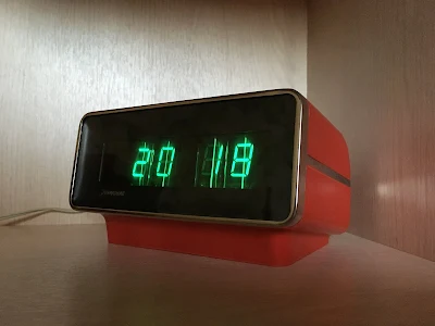  часы электроника Б6-402 1977 год