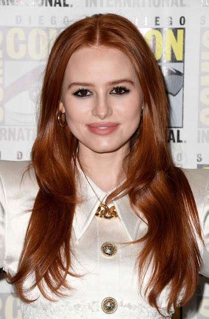 Madelaine Petsch Clicks at Riverdale Photocall at Comic-con ...