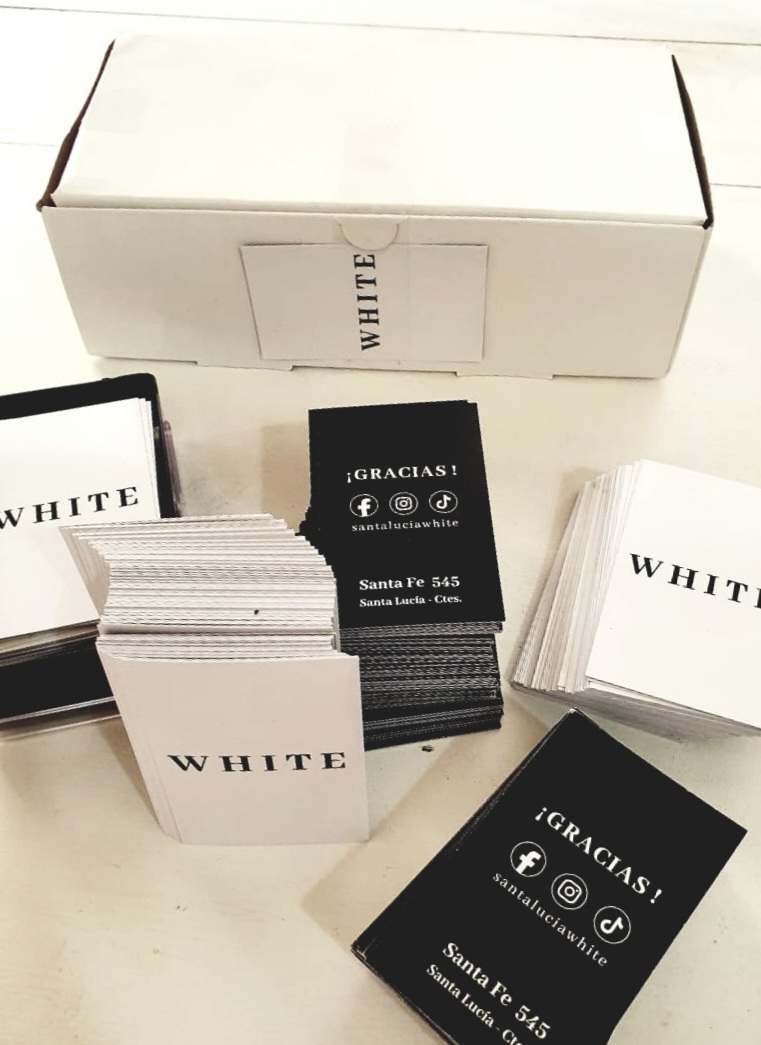 Santa Lucía White - Diseño e impresión de etiquetas para ropa / Proyectos  de Comunicación