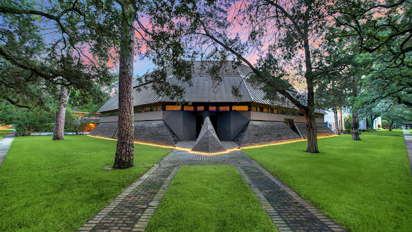 Houston's 'Darth Vader house' listed for $4.3 million Houston's 'Darth Vader house' listed for $4.3 million