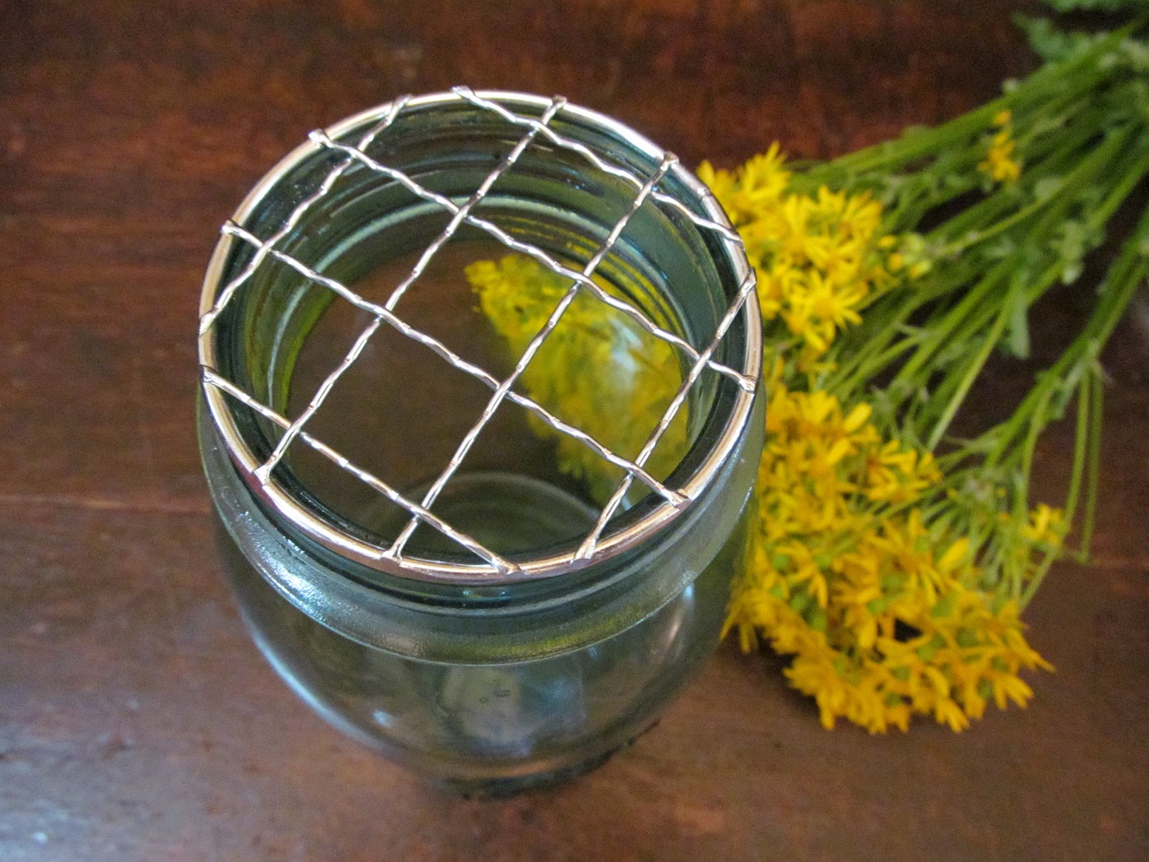 LL Farm How To Keep Flowers Upright In A Mason Jar