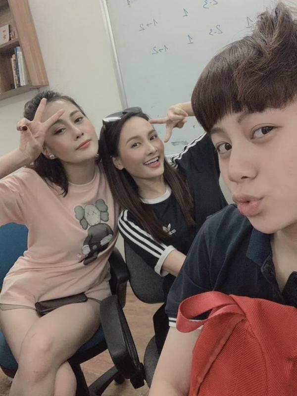 Dàn diễn viên 'Về nhà đi con' tập trung khẩn quay phiên bản mới