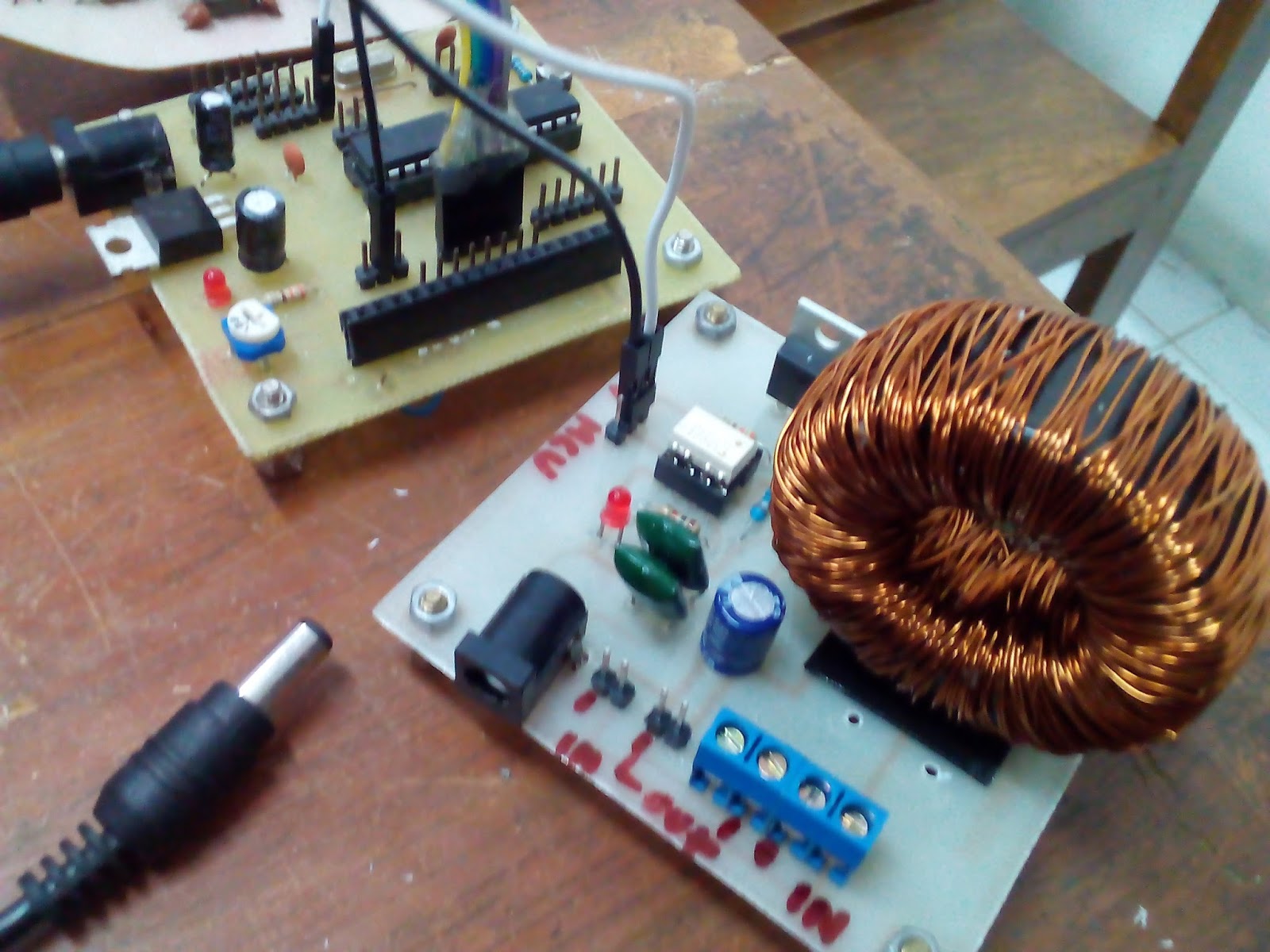 . Membuat Rangkaian Alat Buck Converter dan Boost Converter