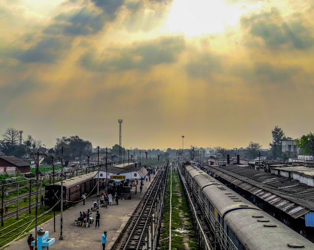 नौ दिनों बाद चली ट्रेन, मुजफ्फरपुर से नरकटियागंज के बिच ट्रेनों का परिचालन शुरू 2