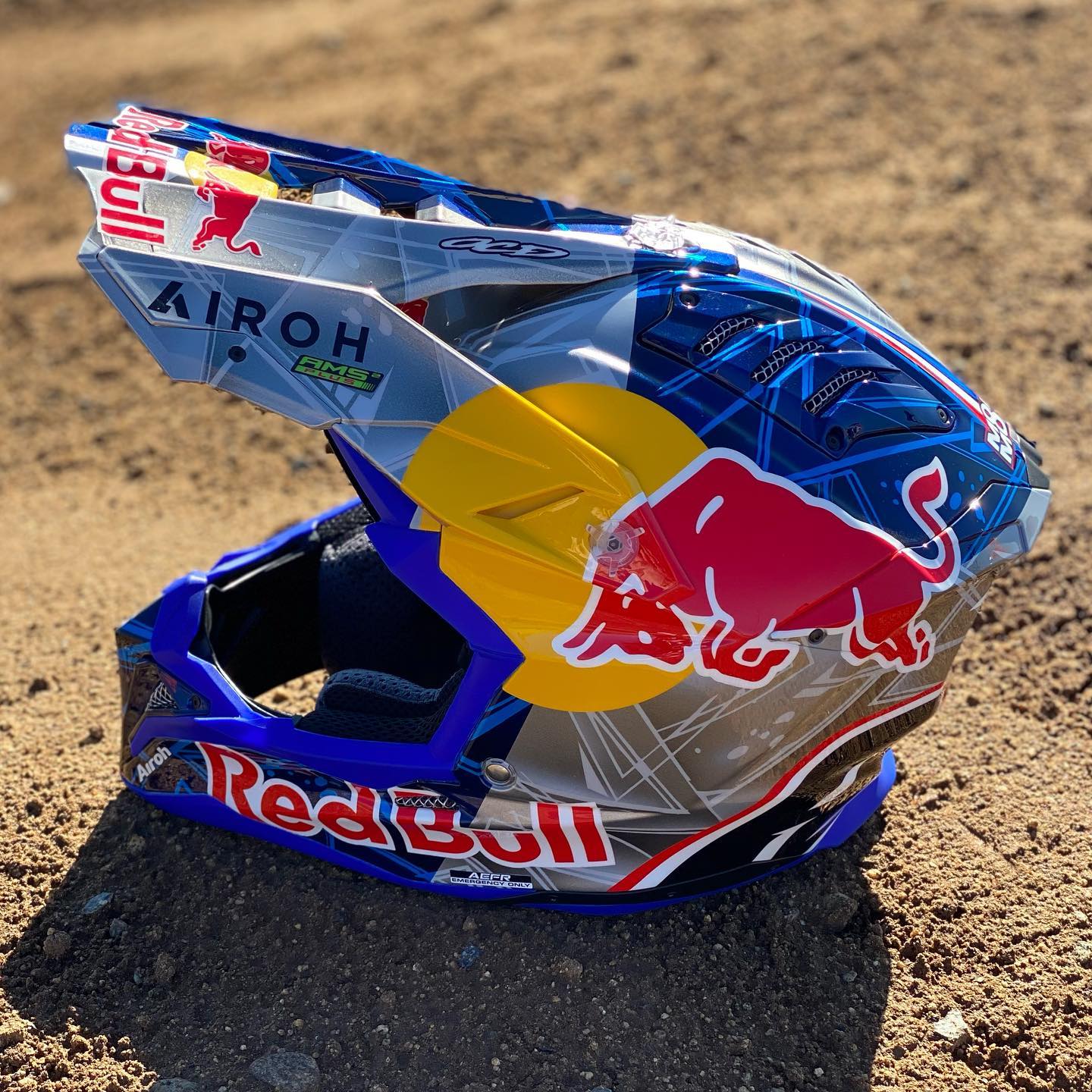 Aviator Red bull