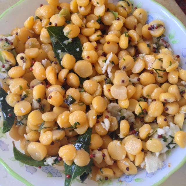 Kadlebele Kosambri / BengalGram Salad, chana dal salad