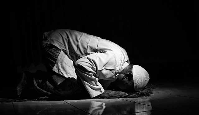 3 Keutamaan Yang Paling Utama Dari Shalat Tahajjud, Hingga Sangat Merugi Jika Ditinggalkan 3 Keutamaan Yang Paling Utama Dari Shalat Tahajjud, Hingga Sangat Merugi Jika Ditinggalkan