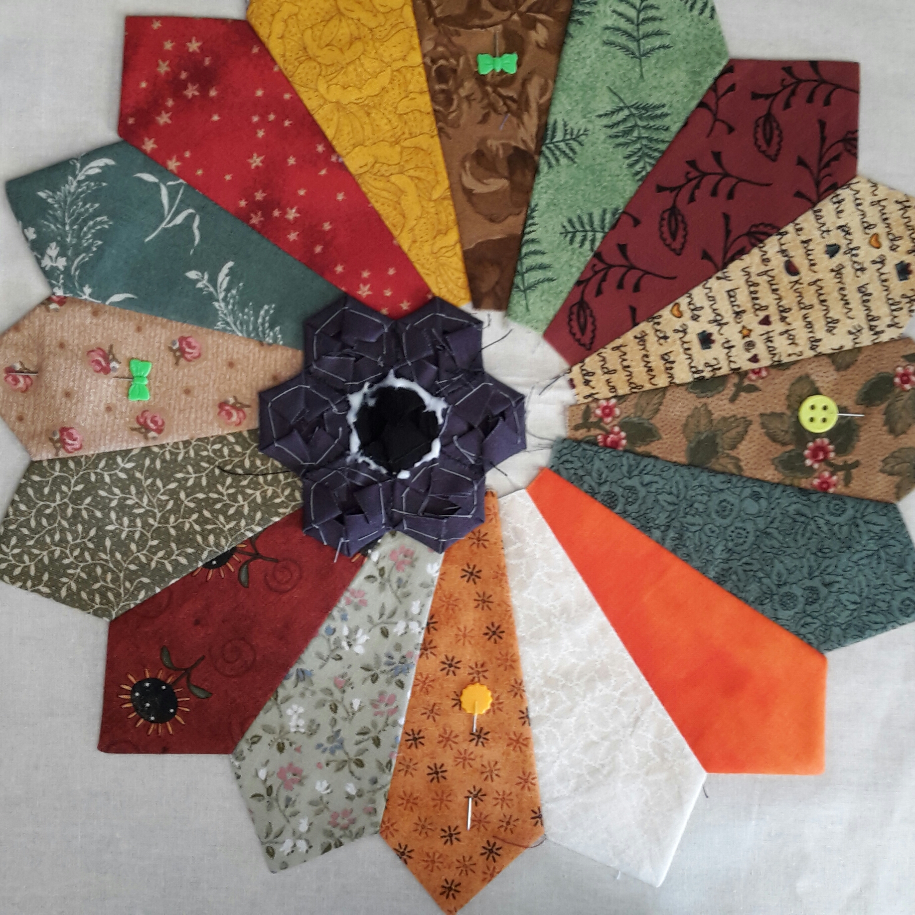 annequiltingforfun Dresden Plate Quilt