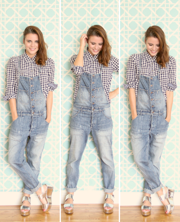 jardineira jeans com camisa xadrez