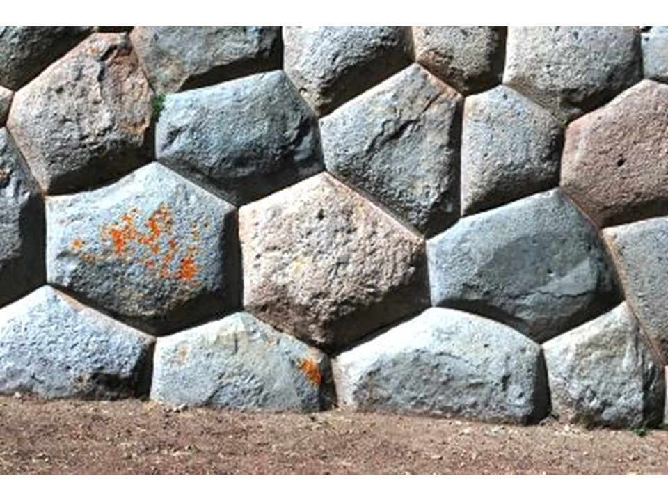 черный водопад свартифосс. пчелиные соты в интерьере. ландшафтные арт объекты. камни в виде сот. соты в интерьере.