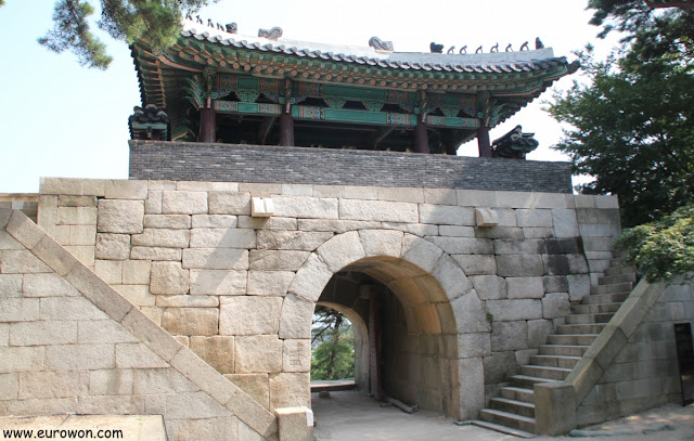 Puerta Bukdaemun de la muralla de Seúl