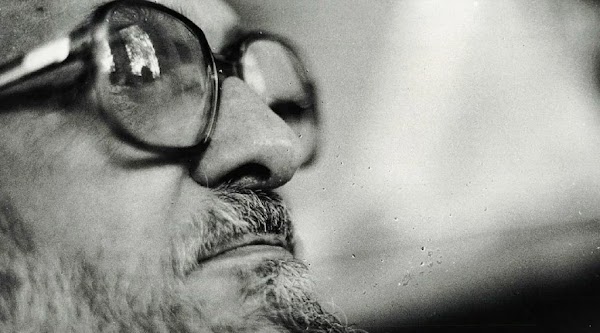 Paulo Freire : La responsabilidad ética, política y profesional del educador es capacitarse Paulo Freire : La responsabilidad ética, política y profesional del educador es capacitarse