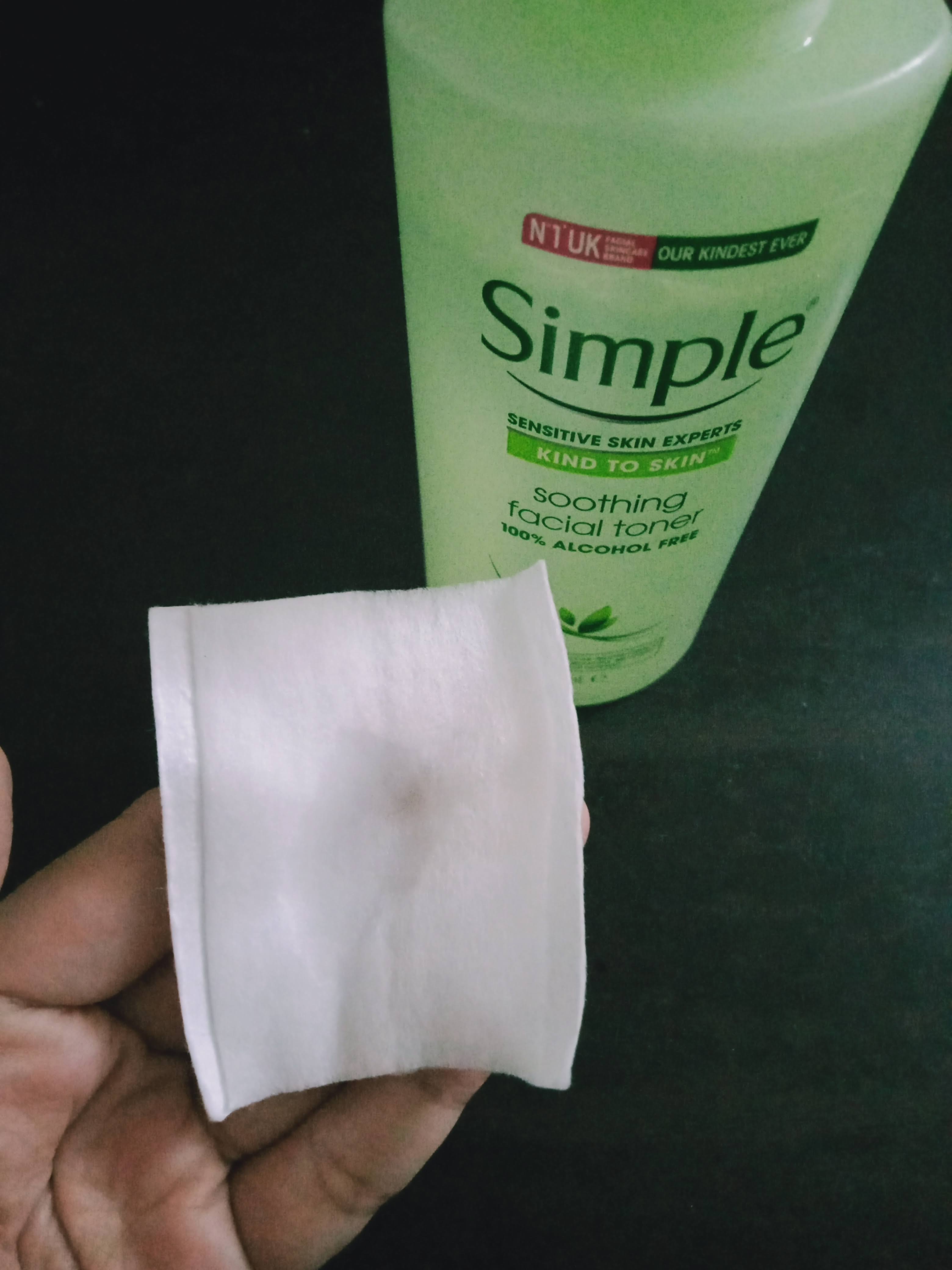 Review Simple Soothing Facial Toner