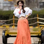 Park Hyun Sun – Orange Skirt Foto 3