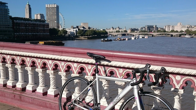 laura trott hybrid bike