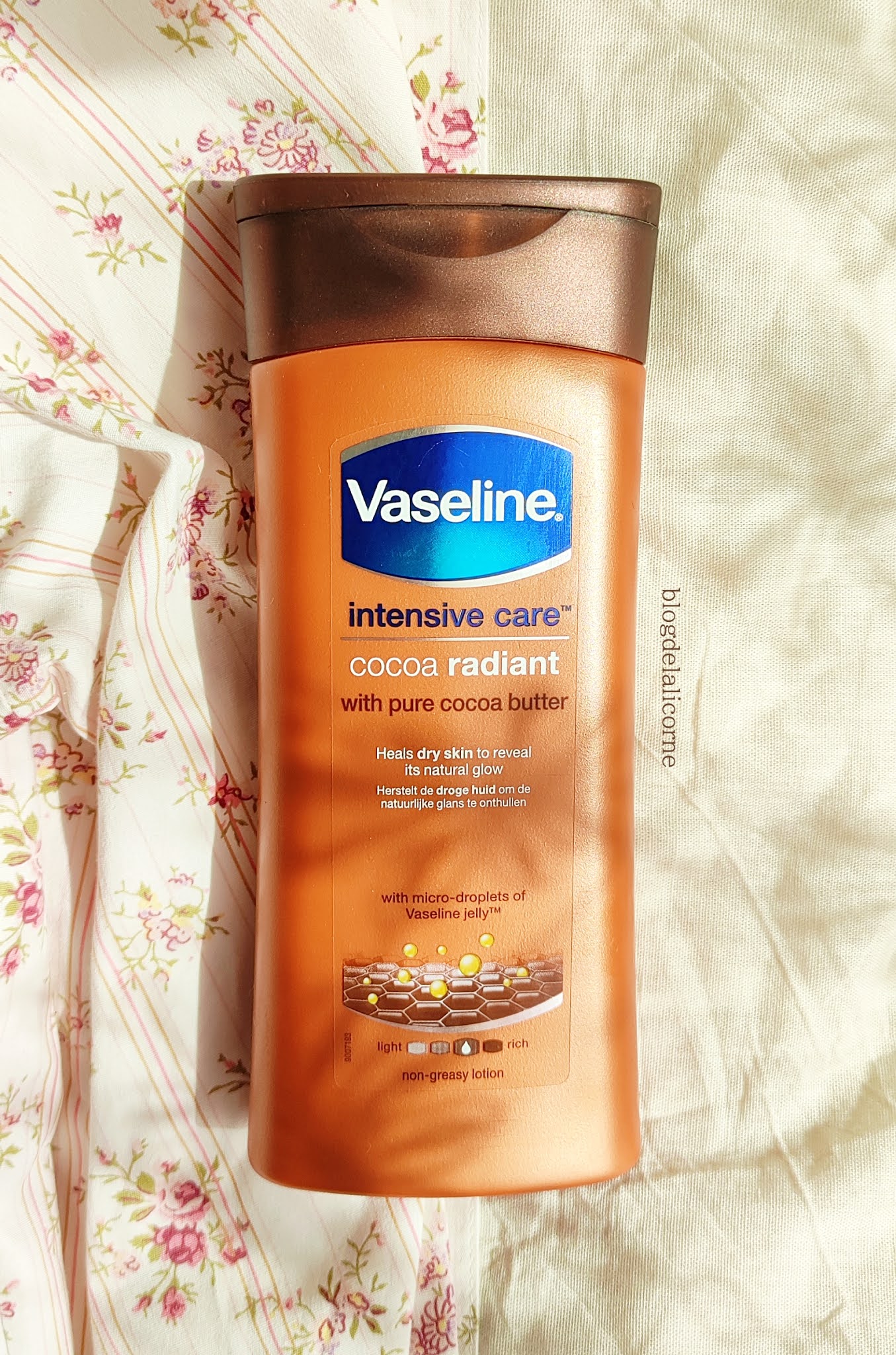 Vaseline Cocoa Radiant telové mlieko pre suchú pokožku