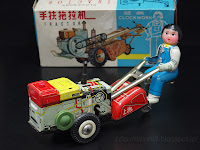 CHINESE CLOCKWORK TRACTOR MS857 tin toy