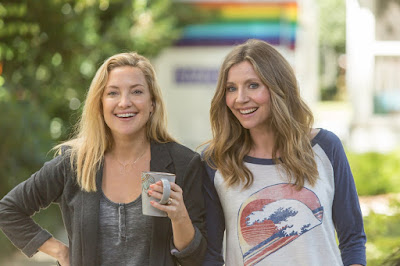 Kate Hudson and Sarah Chalke in Mother's Day
