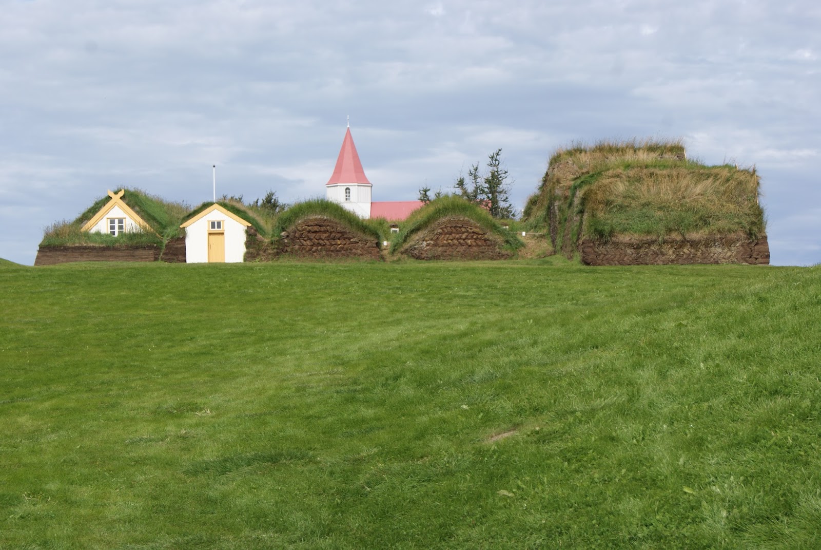 EL VUELO DE HERMES: Islandia, corazón de hielo y fuego ( III)