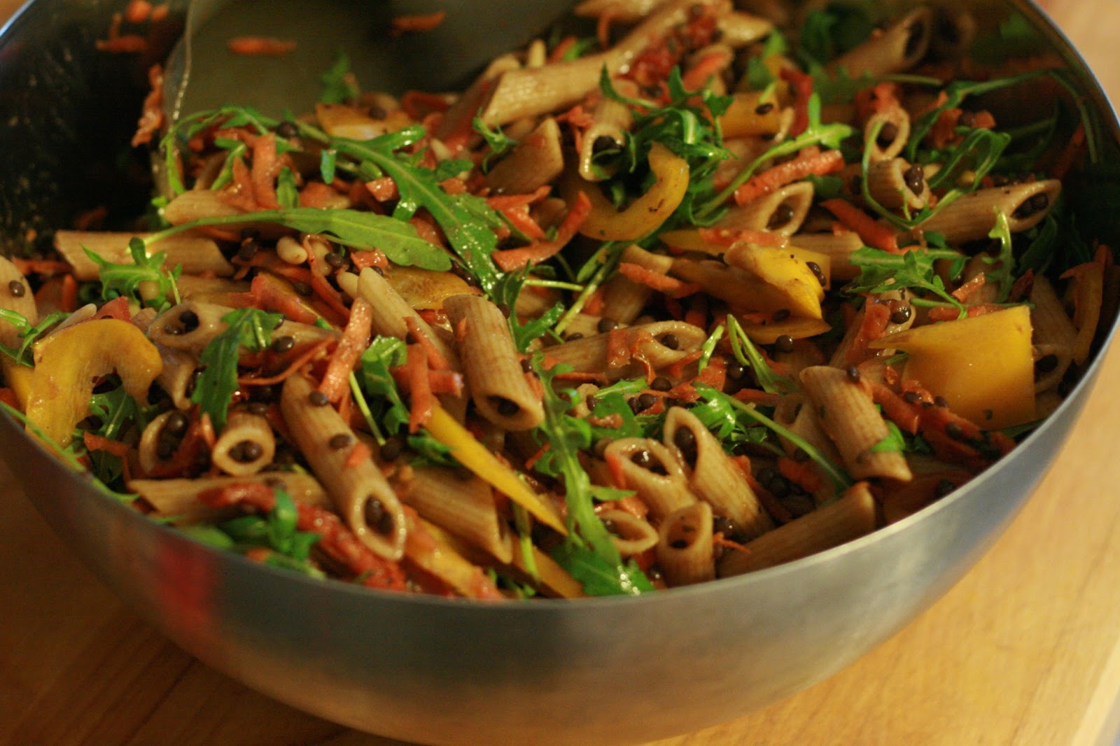 Gemüse Esskapaden...!: Nudelsalat mit Belugalinsen Gemüse Esskapaden...!: Nudelsalat mit Belugalinsen