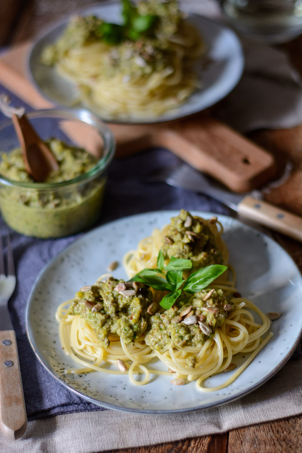 Ina Is(s)t Spaghetti mit grünem PaprikaSonnenblumenPesto