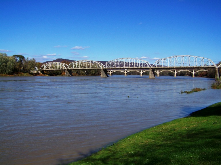 Frank's Place Water Street Bridge